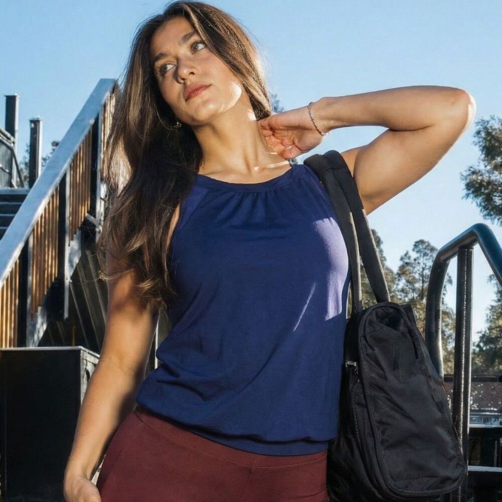 NEW Yonique Navy Blue Blouson Tankini Top Adjustable Straps Swim Top Medium NWT